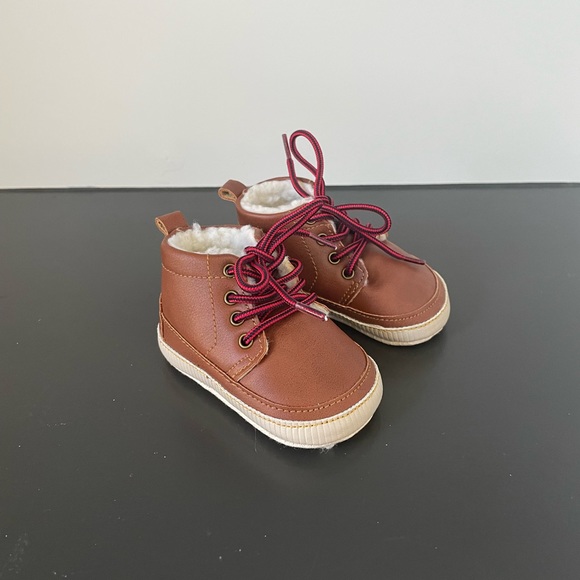 Baby Gap Booties - Picture 2 of 6